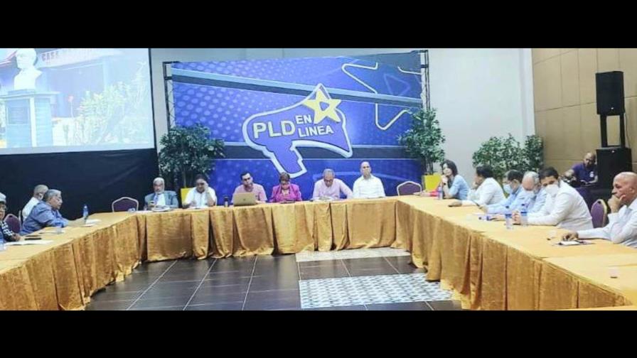 Comisión Electoral del PLD se reúne con precandidatos y representantes