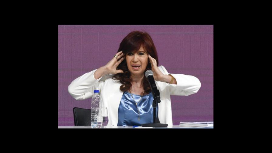 Cristina Fernández tilda de irresponsabilidad política renuncia ministro de Economía