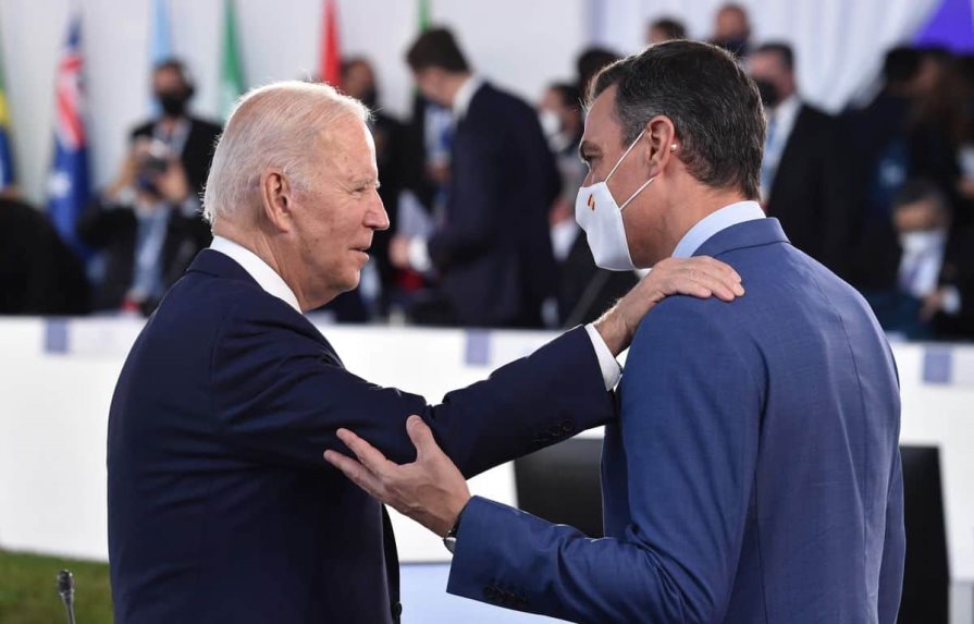 Biden agradece a Sánchez la ayuda de España con la guerra en Ucrania