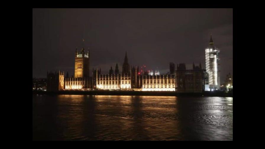 Reino Unido prohíbe la entrada al Parlamento al embajador ruso en Londres