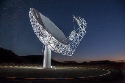 Conectan 64 telescopios para observar la estructura del universo