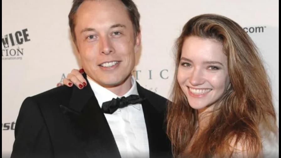 Hija trans de Elon Musk pide cambiar de nombre para cortar vínculos con él