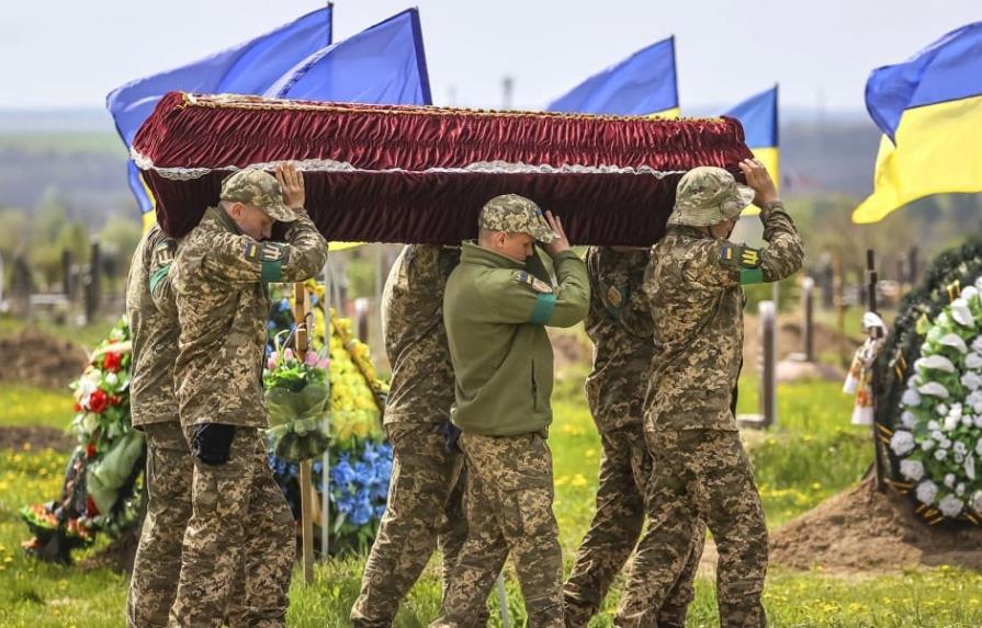 Ucrania y Rusia intercambian de nuevo cuerpos de soldados caídos en combate