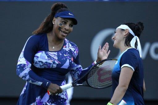 Serena Williams suma otra victoria en dobles en Eastbourne