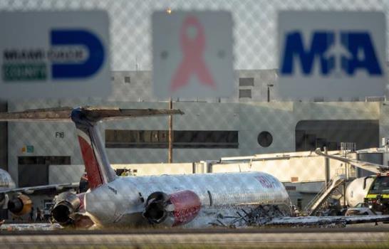 Reportan tres lesionados en avión que salió de RD y se accidentó en Miami