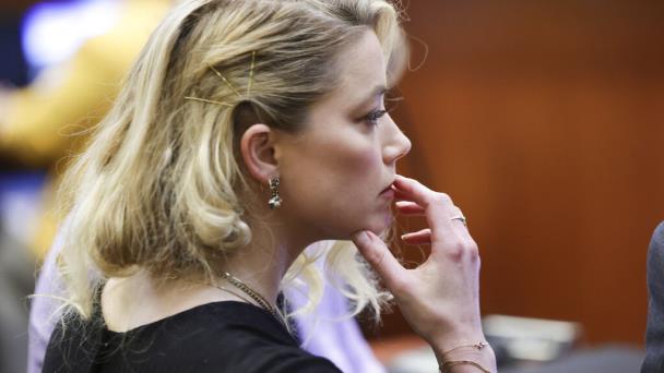 Amber Heard se enfoca en su hija tras el juicio con Johnny Depp