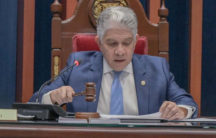 Senado envía a comisión proyecto de ley que honra a Orlando Jorge Mera