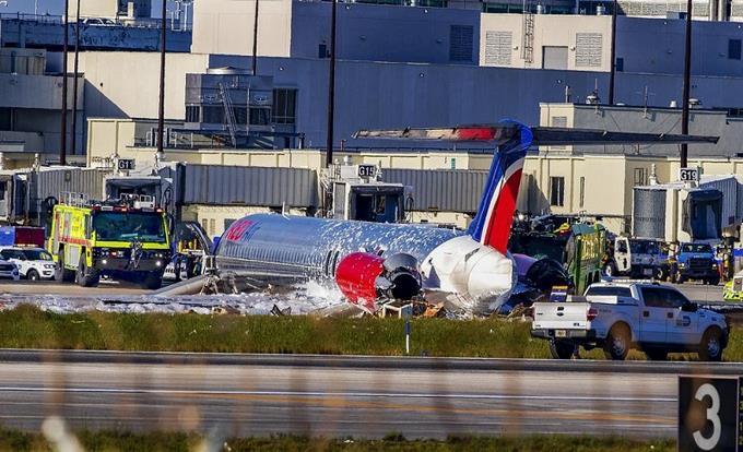 Red Air reporta siete heridos en el avión que se incendió al aterrizar en aeropuerto de Miami