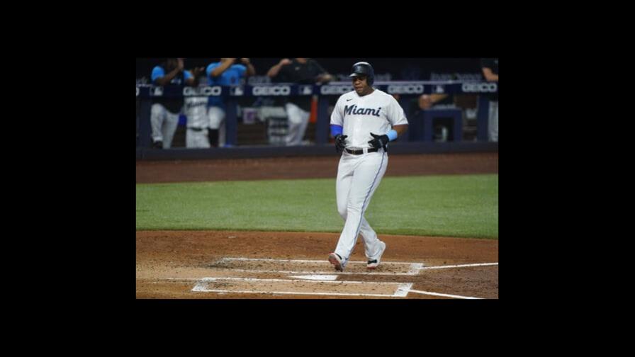 Avisail García define el juego para los Marlins para completar barrida a Rockies