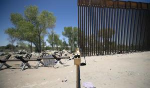 Migrante muere tras caer del muro entre México y EE.UU.