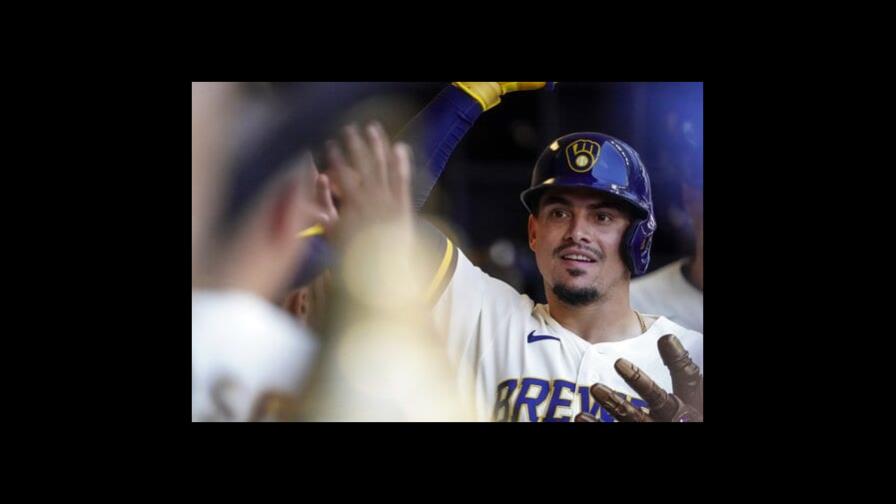 Willy Adames conecta cuadrangular en la victoria de los Cerveceros Willy Adames conecta cuadrangular en la victoria de los Cerveceros