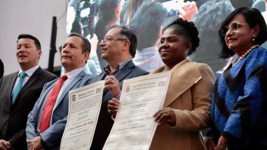 Petro recibe las credenciales como presidente: “Comienza la era del cambio” Petro recibe las credenciales como presidente: “Comienza la era del cambio”