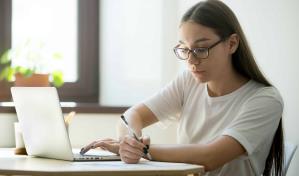 Cinco carreras perfectas para adultos mayores