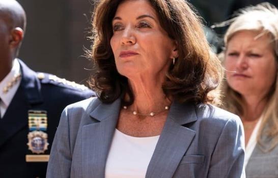 Kathy Hochul se impone al republicano Zeldin por la gobernación de Nueva York