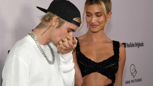 Justin Bieber felicitó a su esposa por el lanzamiento de su línea Rhode