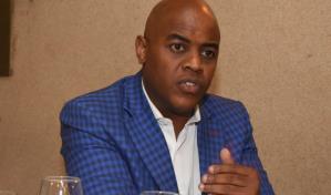 Economista Eglenin Morrison plantea sacudir la mata y sacar el 70 % de los funcionarios