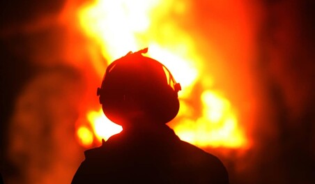 EE. UU. en m&aacute;ximo nivel de alerta por incendios forestales ante 94 grandes focos activos
