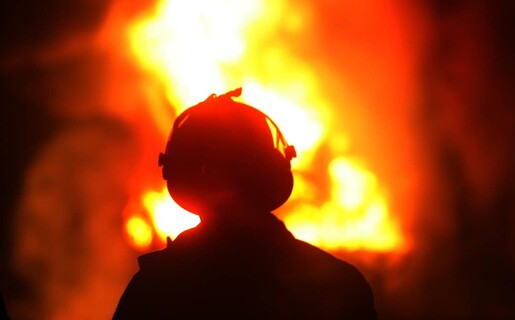 Miles de personas reciben orden de evacuación por incendios forestales en el noroeste de EE. UU. Miles de personas reciben orden de evacuación por incendios forestales en el noroeste de EE. UU.