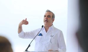 Abinader dice 10 escuelas en construcción en La Romana tienen problemas legales