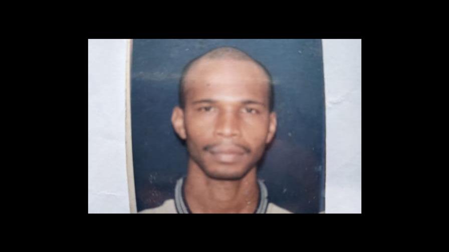 Mujer busca a su hermano a quien no ve tras la muerte de su madre Mujer busca a su hermano a quien no ve tras la muerte de su madre