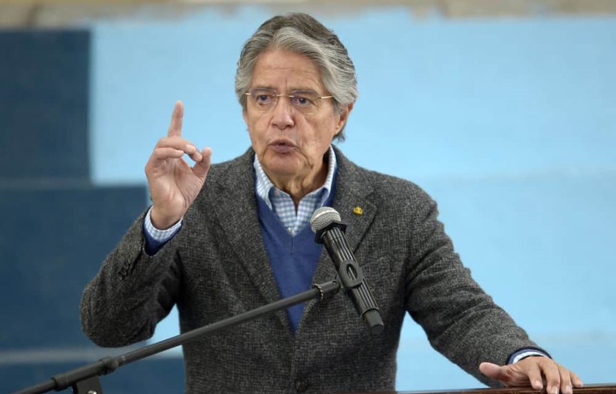 Parlamento de Ecuador convoca sesión para debatir destitución del presidente