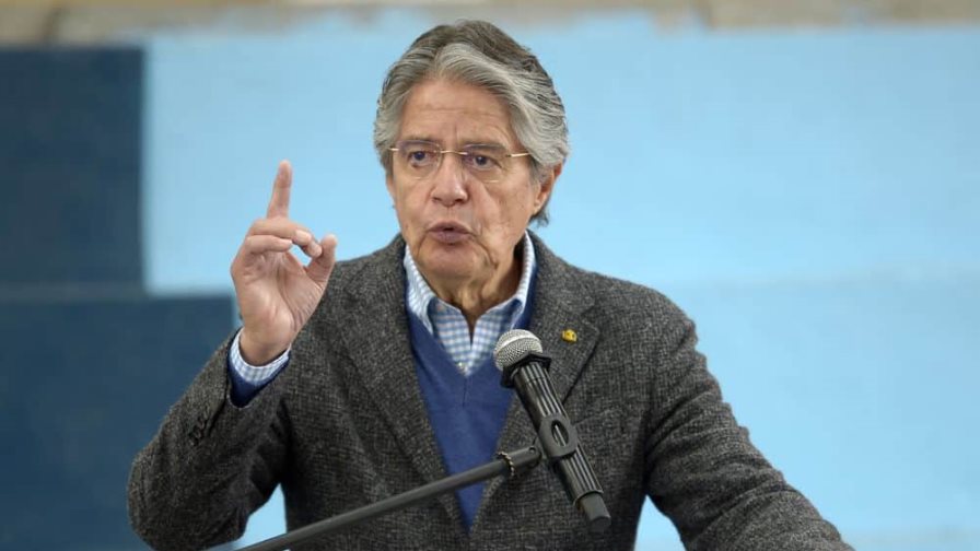 Parlamento de Ecuador convoca sesión para debatir destitución del presidente