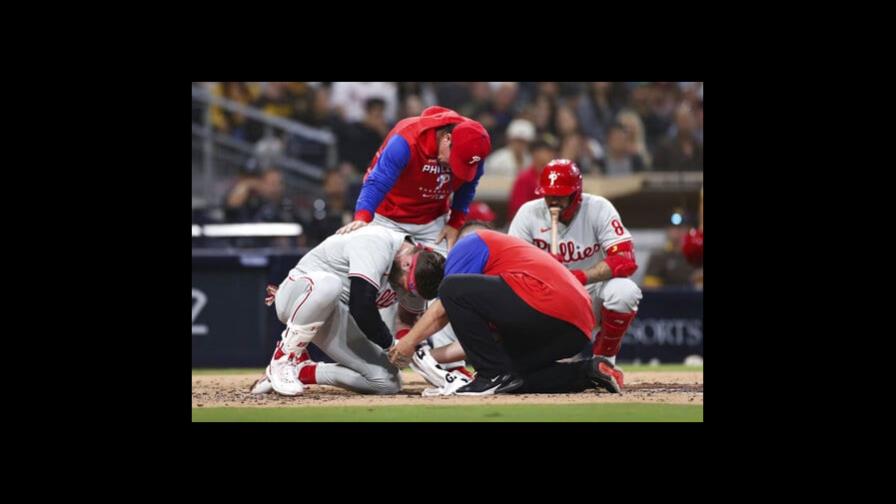 Bryce Harper se rompe el pulgar y los Filis venen a los Padres Bryce Harper se rompe el pulgar y los Filis venen a los Padres