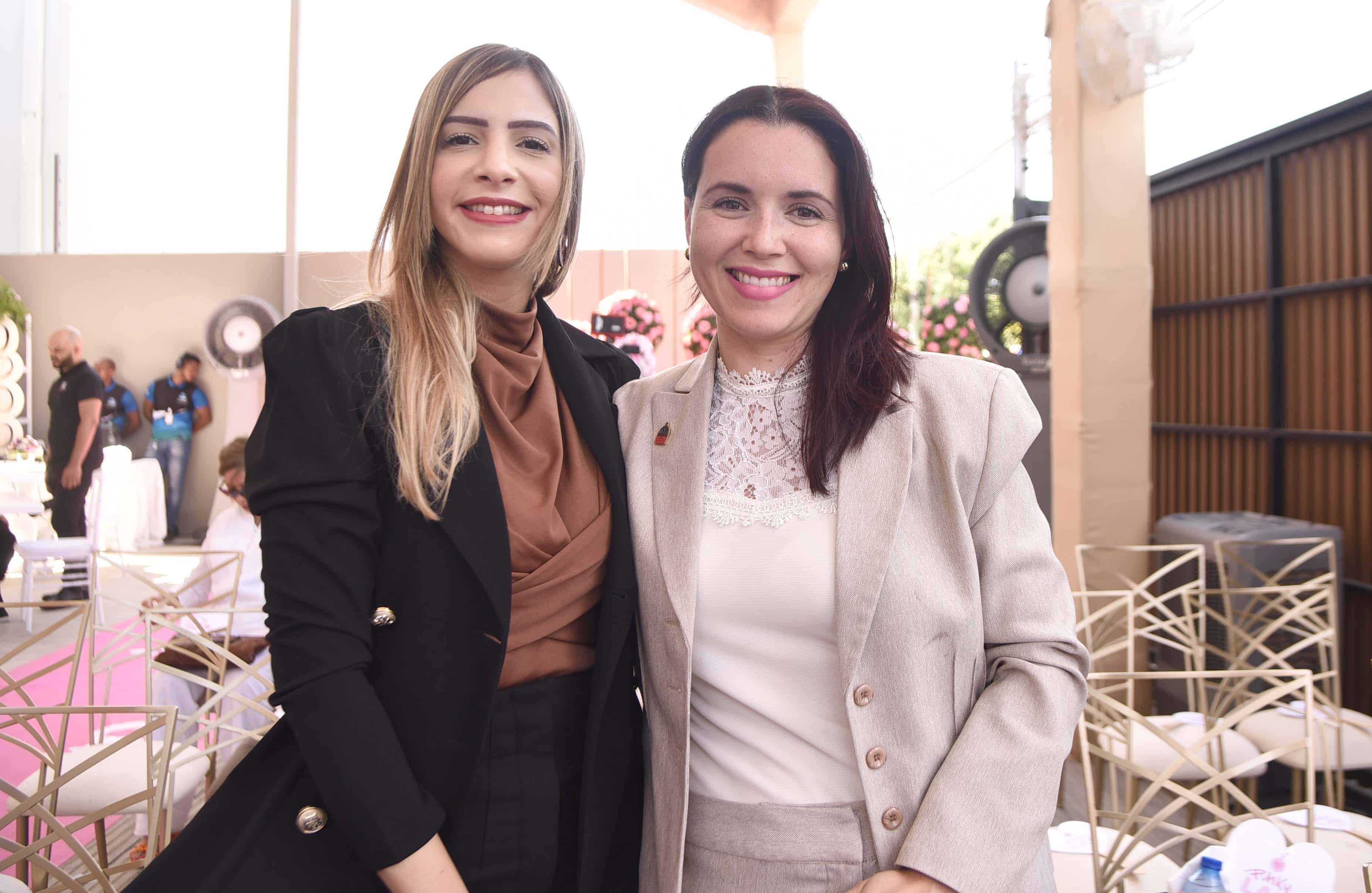Caroline Mancebo y Yisel Cruz.