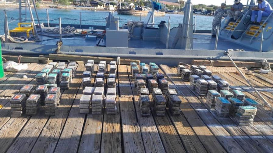 Apresan a dos dominicanos en costas de Peravia con 371 paquetes presumen es cocaína