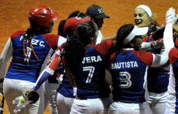 Con un juego sin hit debutó softbol femenino dominicano en Bolivarianos 