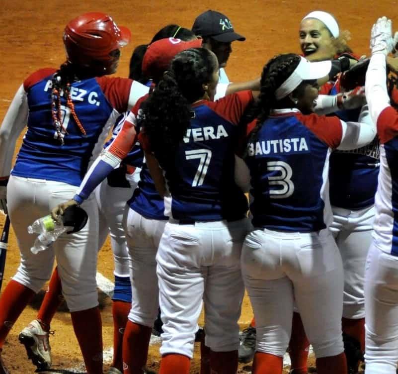 Con un juego sin hit debutó softbol femenino dominicano en Bolivarianos 