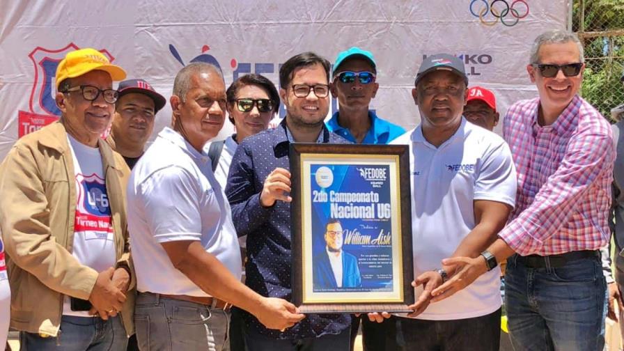 Duarte, San Pedro Macorís, Monte Cristi y Espaillat a semis en Béisbol U-6, dedicado a William Aish