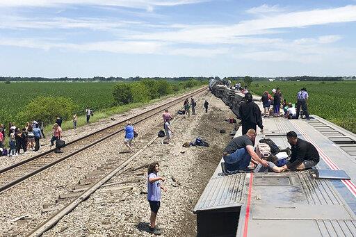 Tren se descarrila en Missouri tras chocar con camión