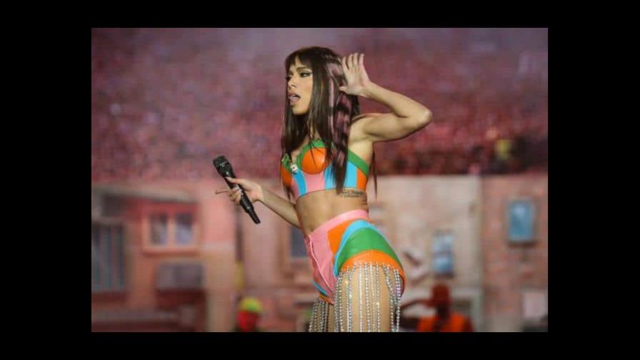 Anitta exhibe bandera de España en concierto y desata controversia en Lisboa Anitta exhibe bandera de España en concierto y desata controversia en Lisboa