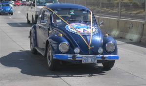 Bolivia le rinde tributo al escarabajo, el vehículo que no pasa de moda