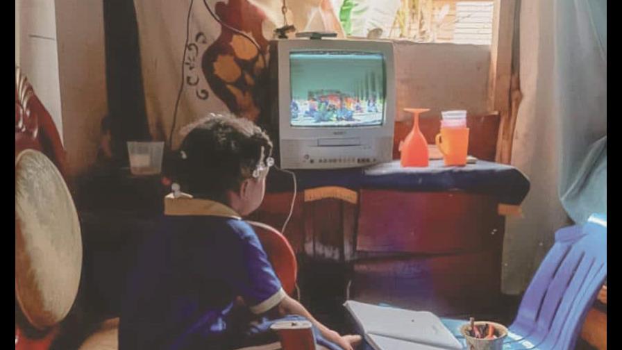 Adora cuestiona informe del Banco Mundial sobre clases en remoto