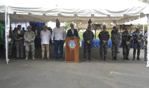 Abinader califica de indignas las instalaciones de Operaciones Especiales de la Policía Nacional