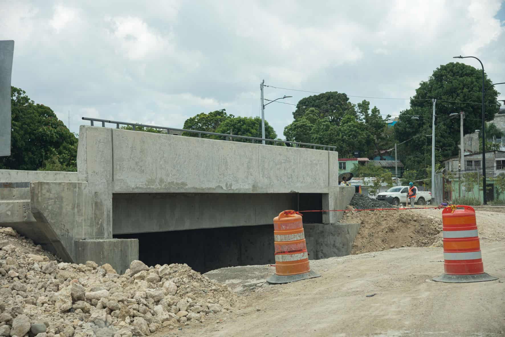 El puente  que une a Los Guandules con La Ciénaga