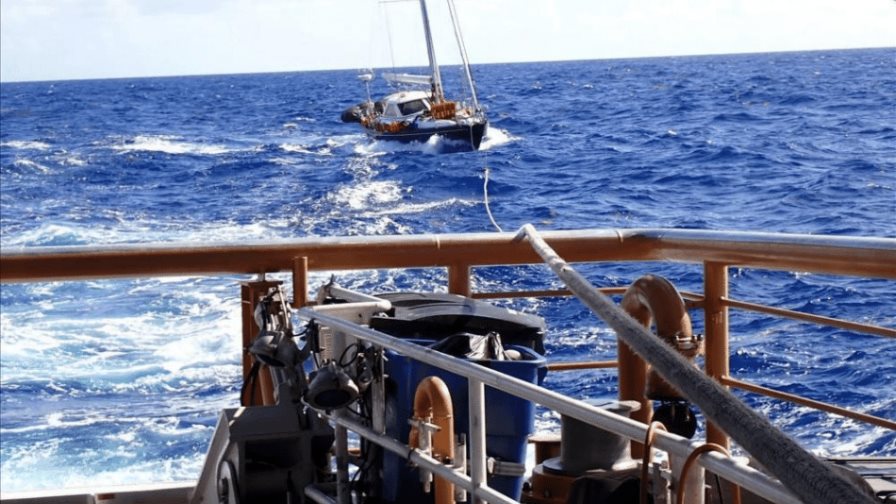 Rescatan a tres marineros estadounidenses al norte de Puerto Rico