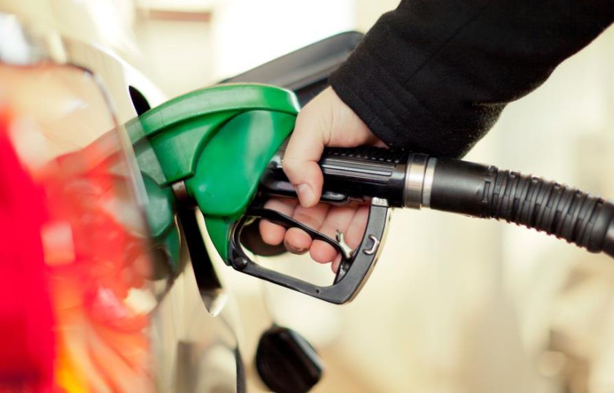 Baja precio de gasolina en Estados Unidos por primera vez en 9 semanas