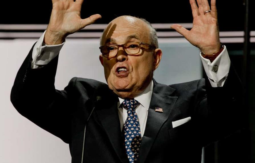 Agreden al exalcalde de Nueva York Rudy Giuliani durante acto de campaña