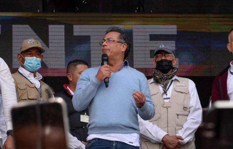 Asesinan a líder ambiental y miembro de coalición de Petro en Colombia