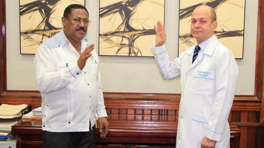 Juramentan al nuevo director del hospital Moscoso Puello Juramentan al nuevo director del hospital Moscoso Puello