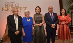 Mu-Kien Sang, Melba Segura, Luis Beiro y Héctor J. Rizek reciben Premio al Mérito de Acroarte