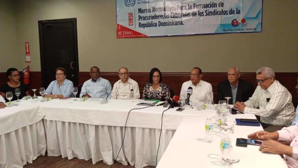 Salario de los trabajadores se ha desfasado en un 30 % por la inflación