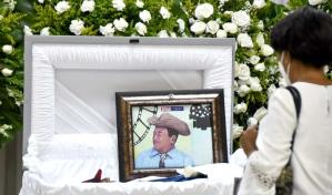 Familiares y humoristas despiden a Margaro en su sepelio