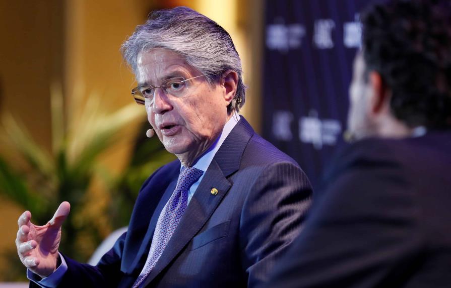 El presidente de Ecuador acepta la renuncia de tres ministros