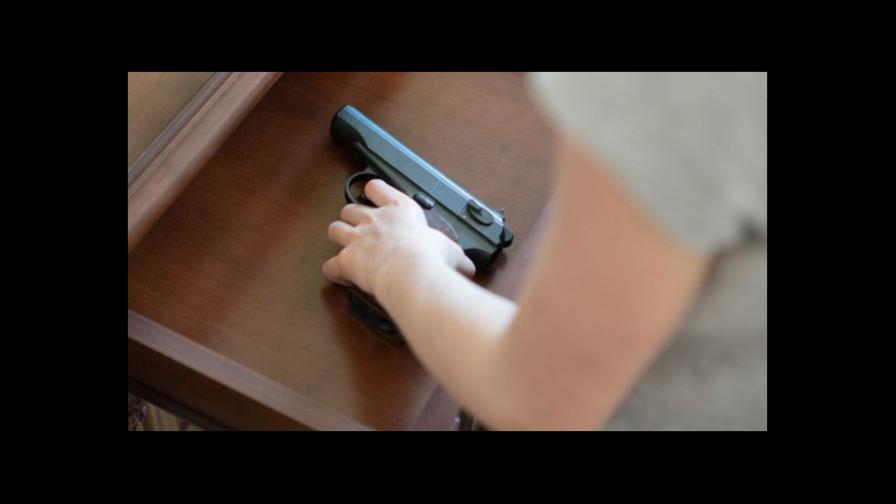 Un niño de ocho años mata a una niña con una pistola de su padre en Florida, EEUU