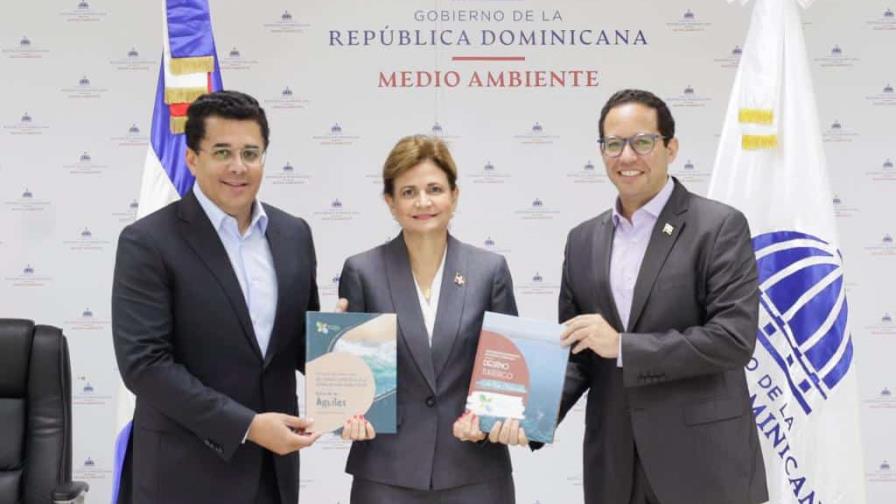 Vicepresidenta recibe estudios de carga turísticas de Cabo Rojo y Bahía de las Águilas