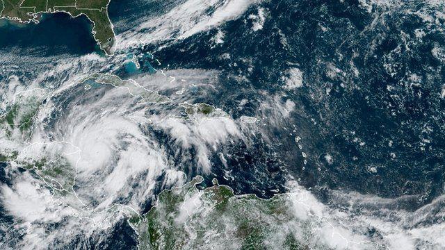 Perturbación tropical amenaza a islas del Caribe